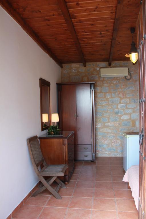 Lalloudes Seaside Accommodation Exo Nimfion Номер фото