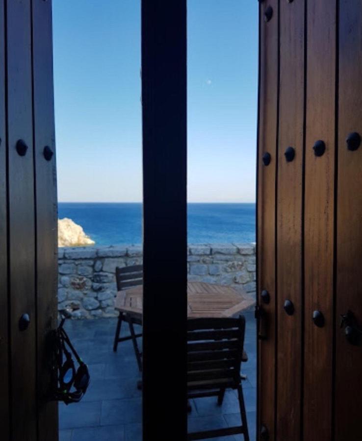 Lalloudes Seaside Accommodation Exo Nimfion Экстерьер фото